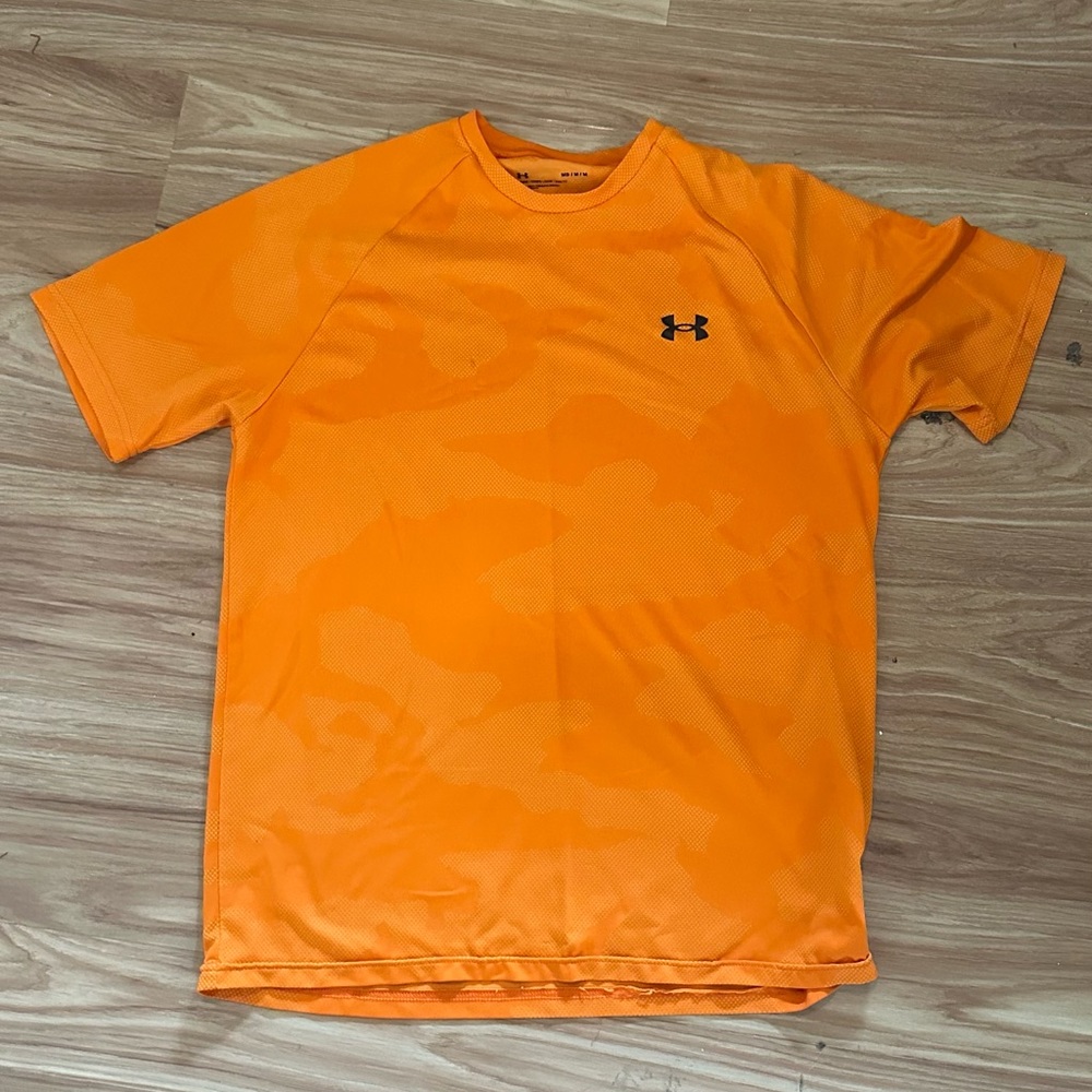 Under Armour men’s shirt size medium
